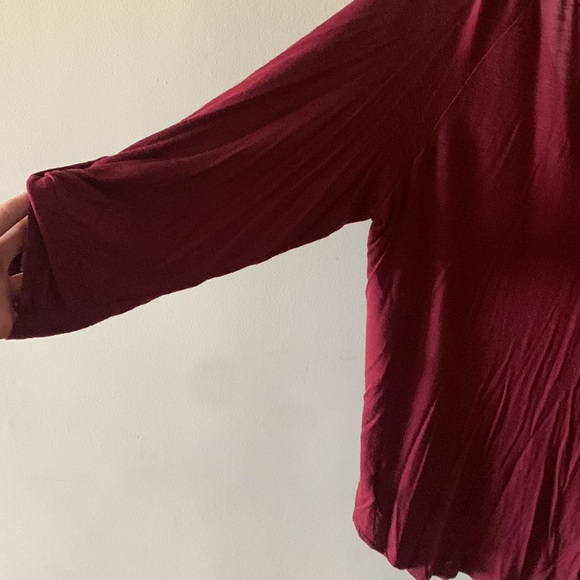 #402. Rxb, small, pretty color, very flattering,pretty details, burgundy - Picture 5 of 6